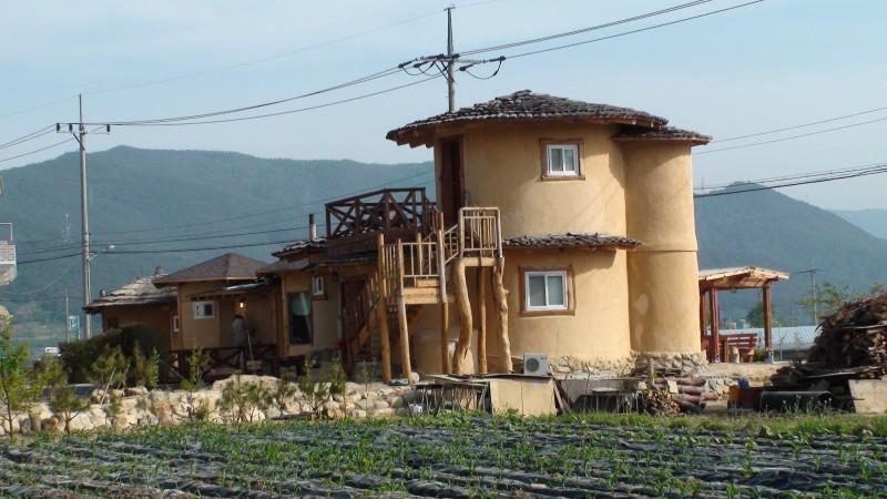 Gangneung Solbat Soil House Pension