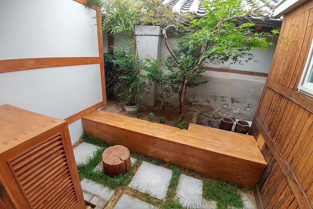 Bukchon Sohyeondang Hanok Stay-14