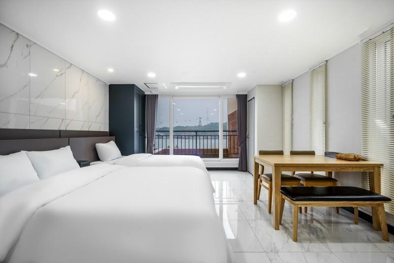 Yeosu Samhak 1947 Pool Villa (Romantic Pocha)