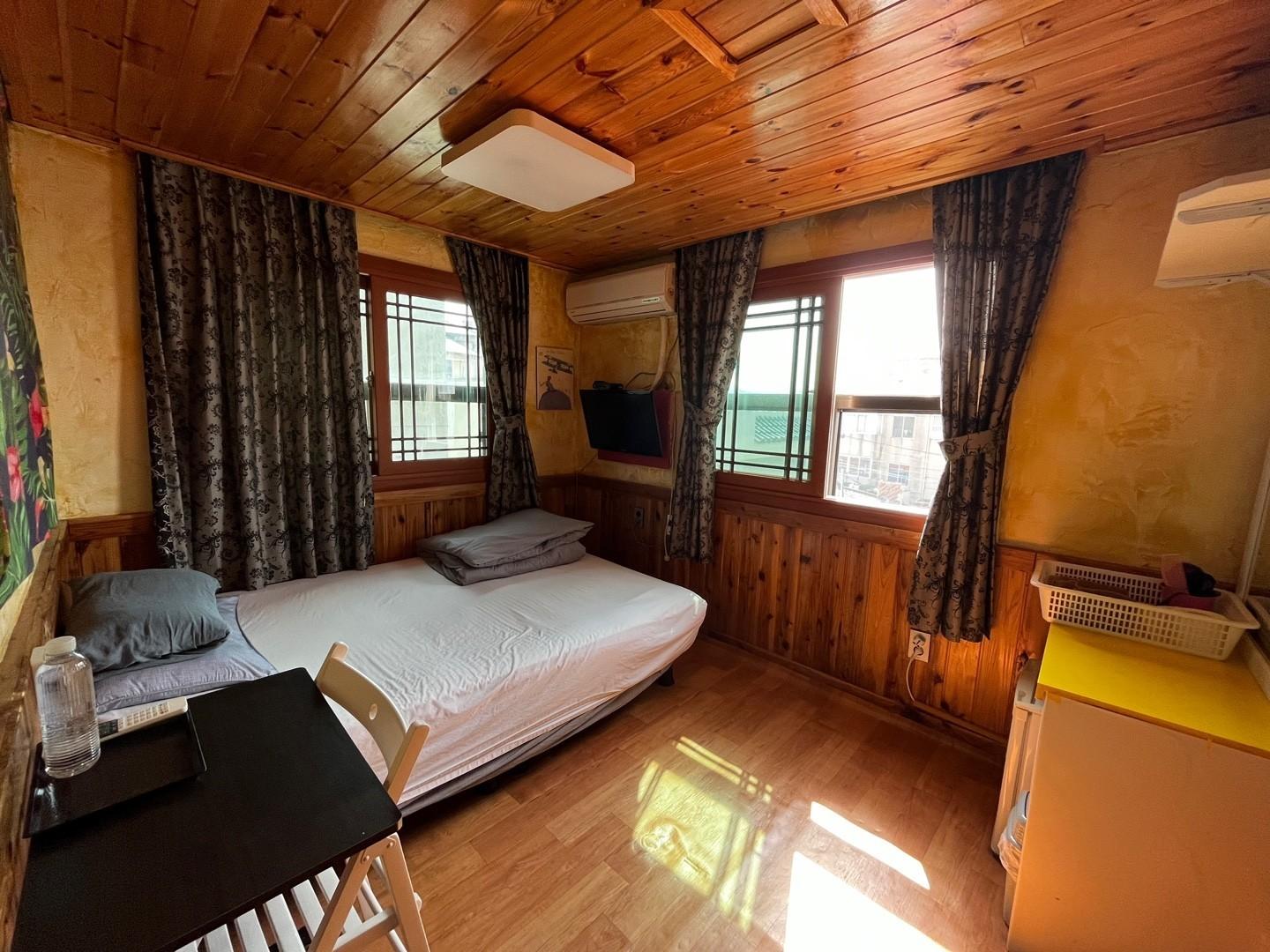 Gudeok Geusthouse-2