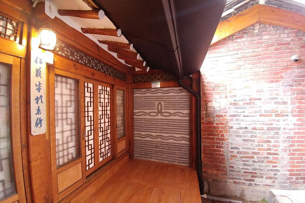 Bukchon Sohyeondang Hanok Stay-45