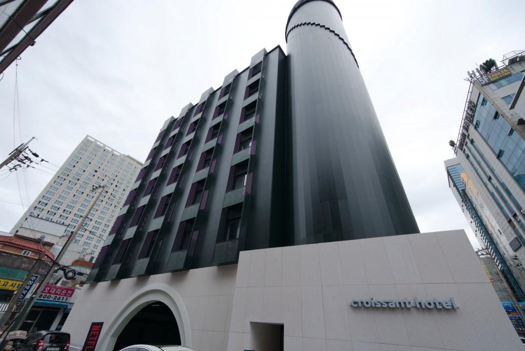 Croissant Hotel Guri by Aank-2