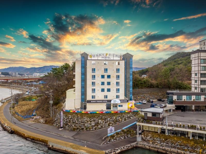 Daecheon Bunny Friends Kids Pool Villa
