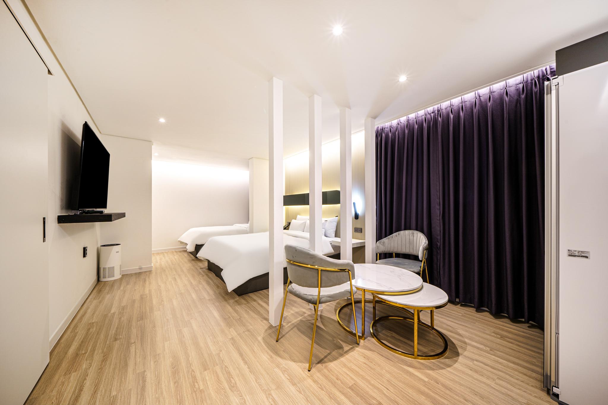 Brown Dot Hotel in Pungam-dong, Gwangju