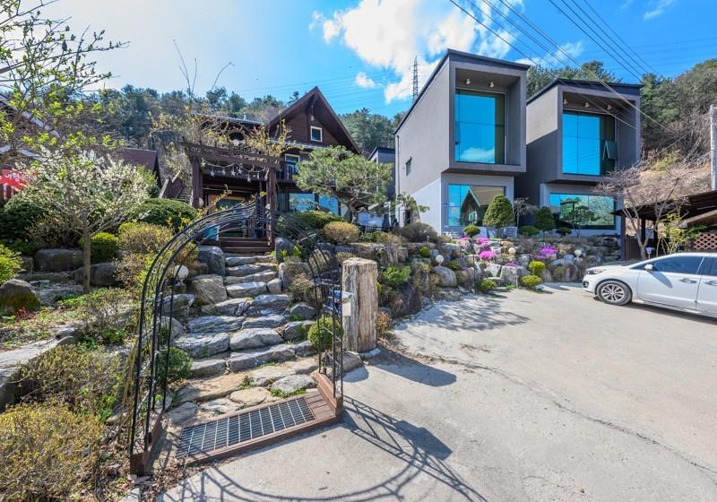Fortune Rising Sun Hill Pension
