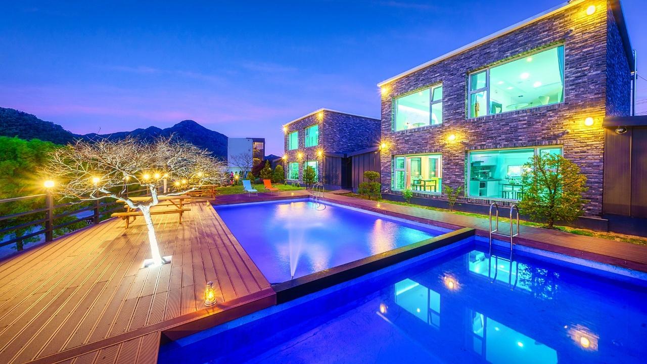 Chuncheon (Namiseom) River North Pool Villa