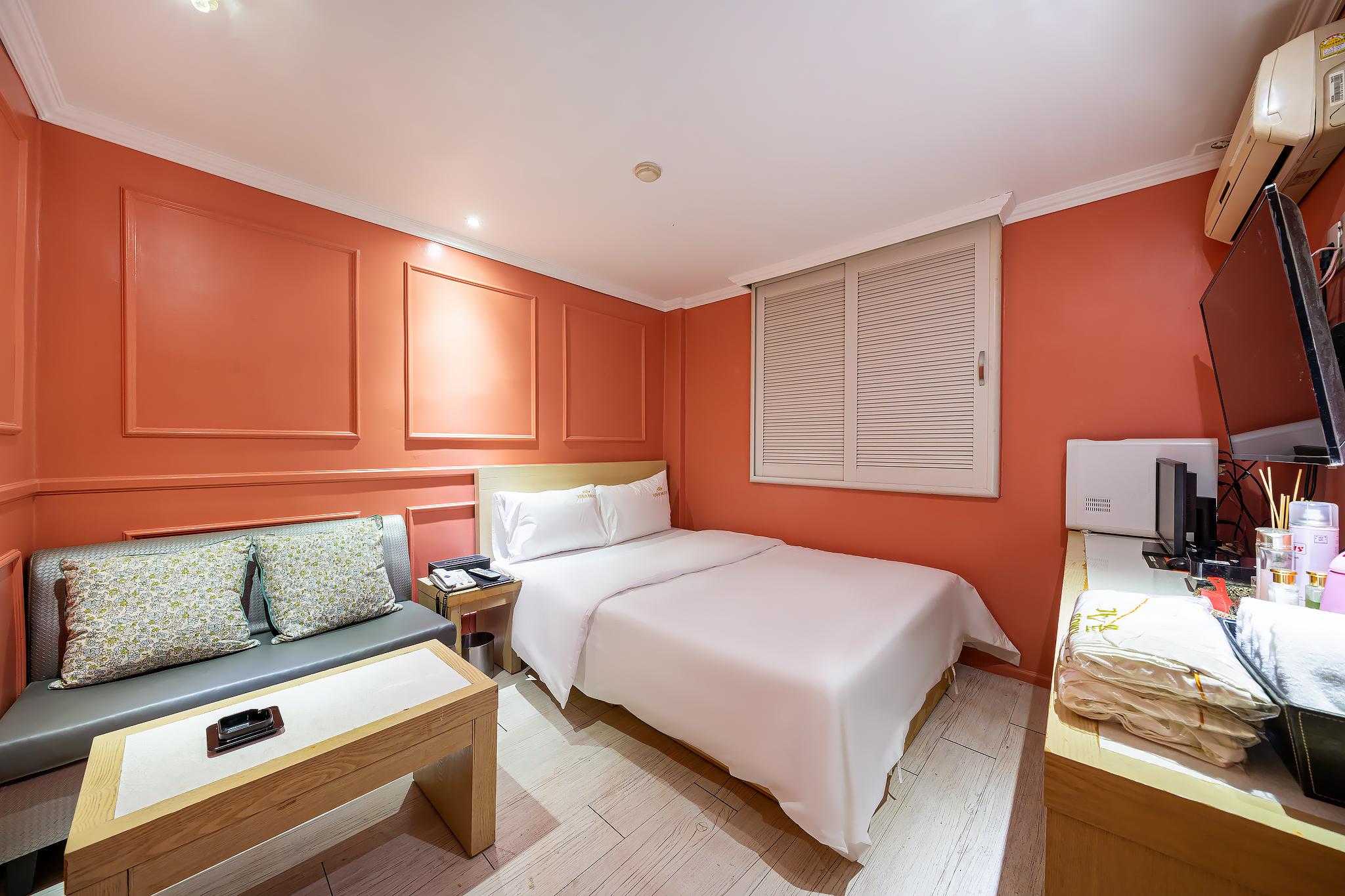 Konkuk University Tiara