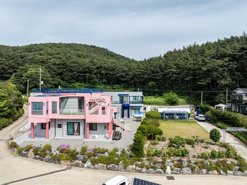 Taean (Anmyeondo) JK House Pension