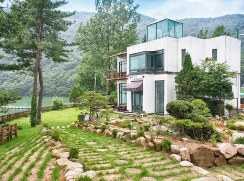 Pocheon Lake Side Beautiful House Pension