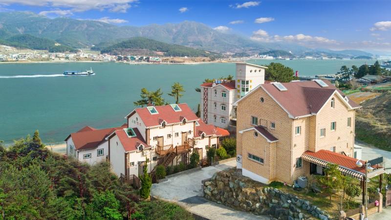 Tongyeong J. Hill Pension