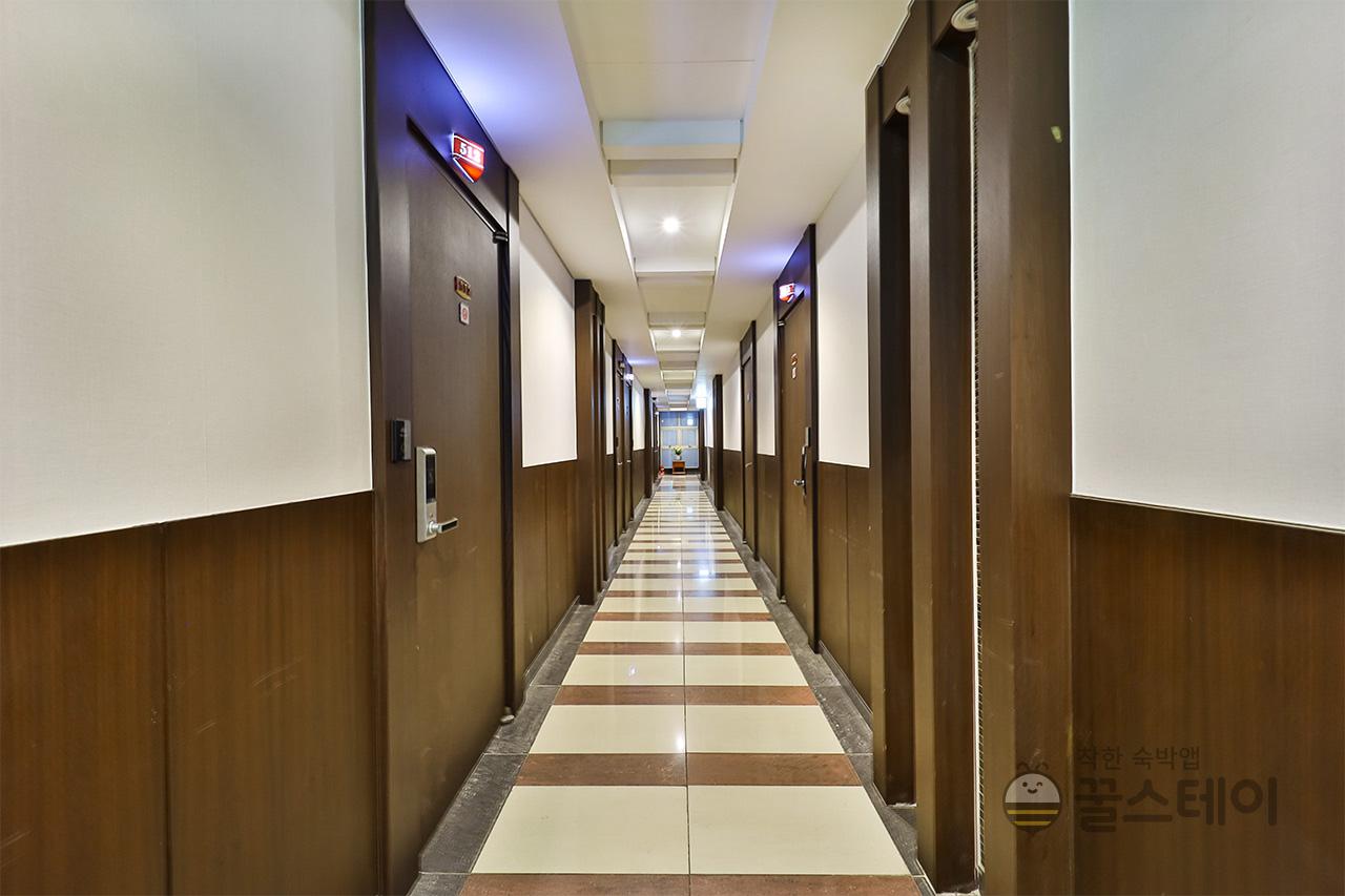 Hotel Airport June-8