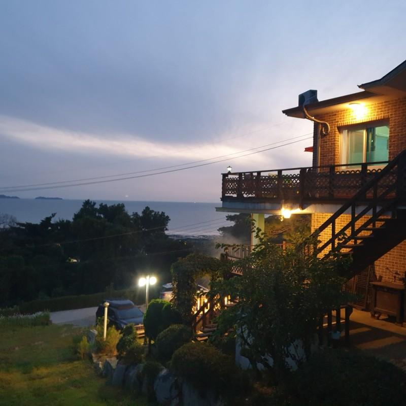 Ganghwado Hyu Sunset Pension-36