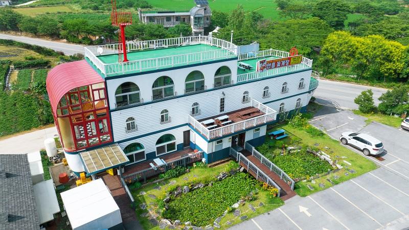 Taean (Anmyeondo) Titanic Pension