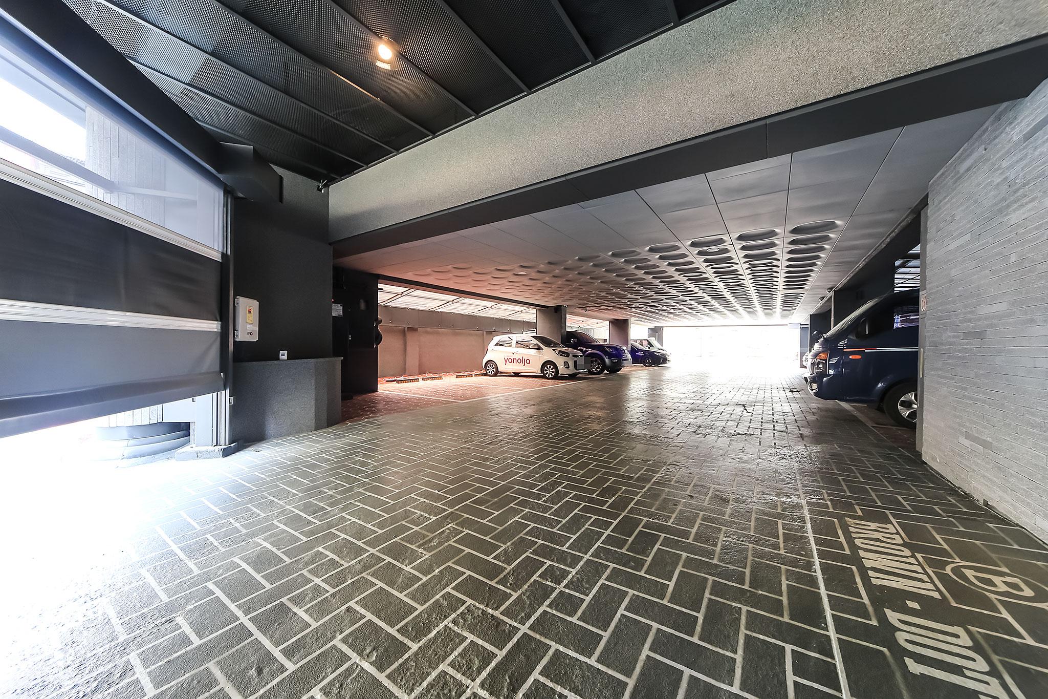 Busan Gupo Brown dot-36