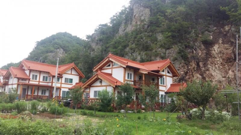 Gyeongju Hanok Hwangto 4 Season