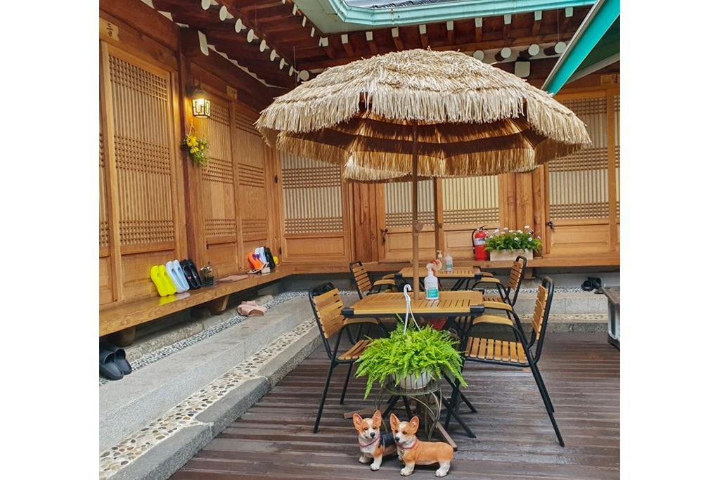 Jongno Hanok Gung Guesthouse