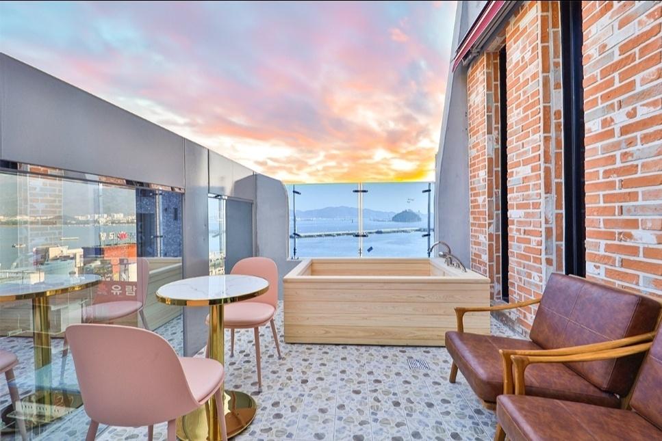 Changwon Jinhae hotel 701