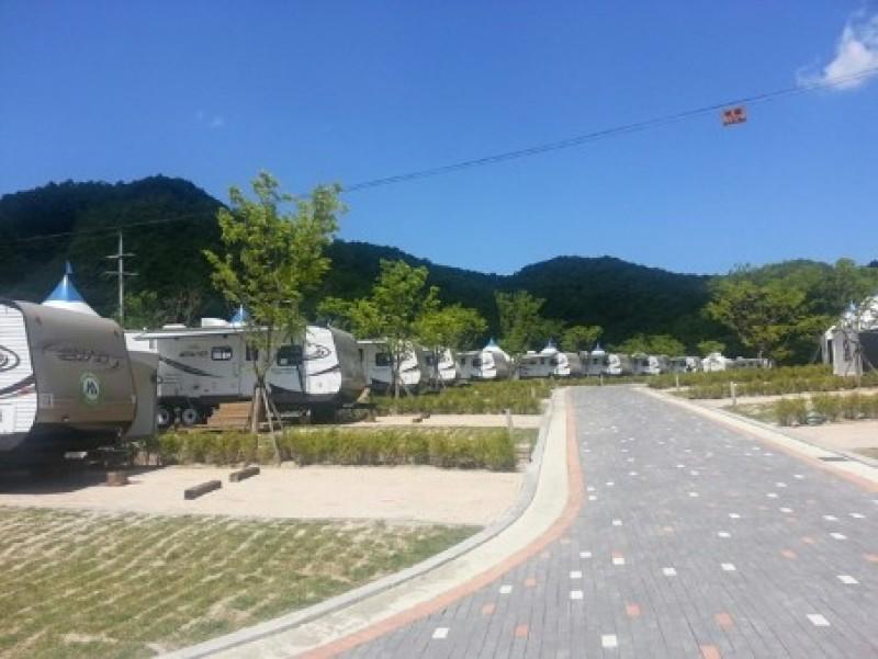 Yeoncheon Godaesan Camping Resort-17