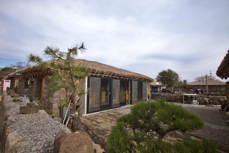 Seogwipo Seongeup Olle Choga Unshared House Pension
