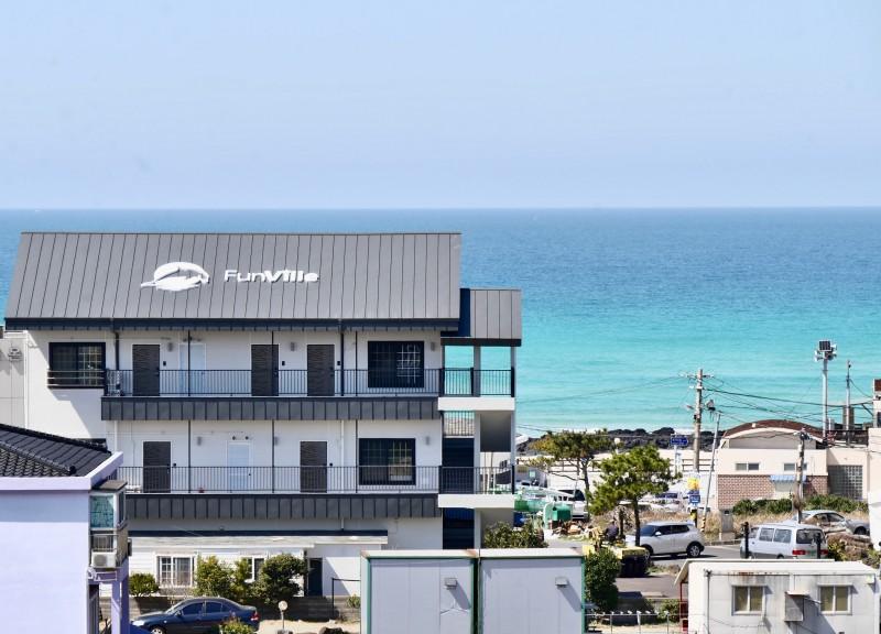 Jeju Funville Pension (Gwakji Beach)