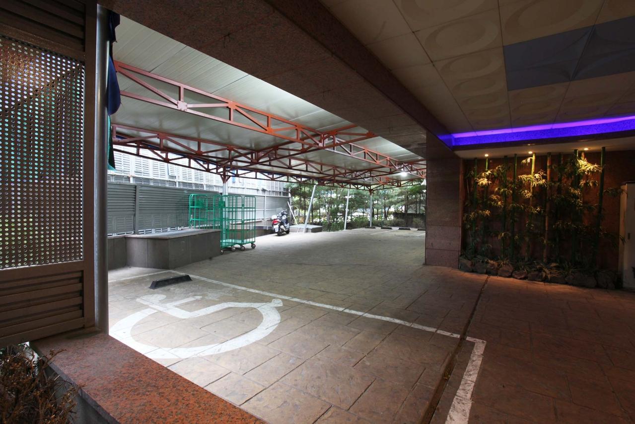 Suwon Station Amoremio The Classic-13