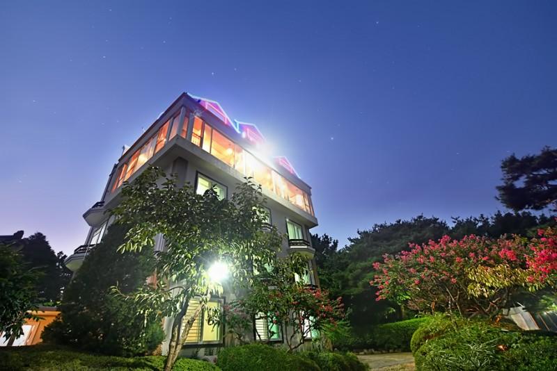 Jangseong Hwangryonggang Pension Guest House