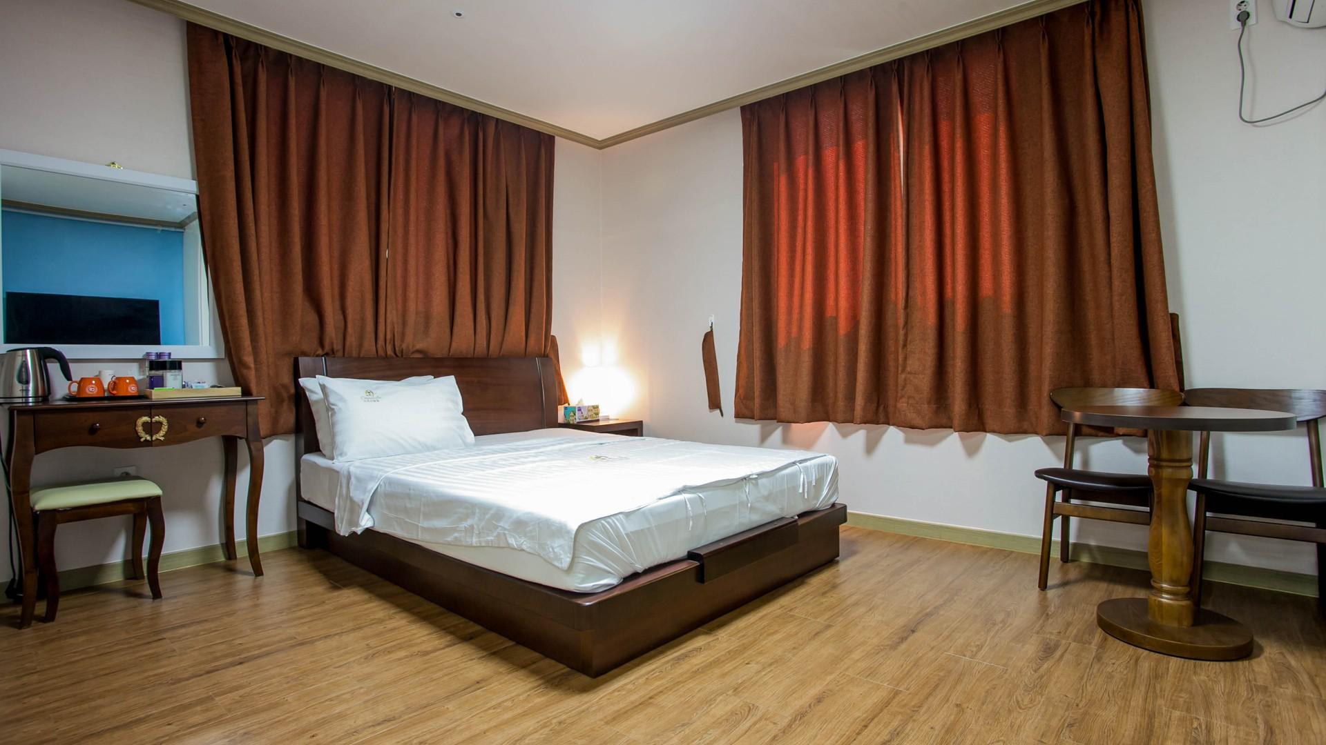 Crystal Residence Hotel