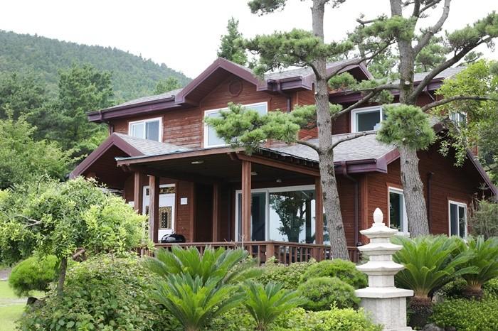 Jeju Hallaheights Pension-3