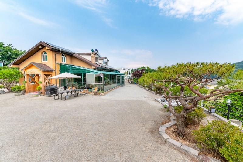 Ganghwa Island Pine Scented Pension-4