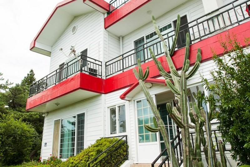 Seogwipo Red Roof Pension