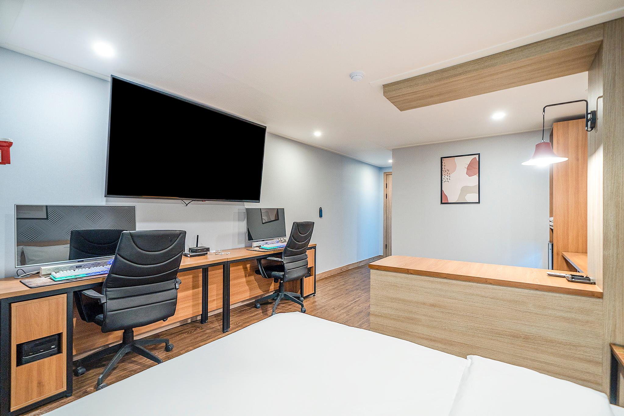 Suwon (Seryu station) Phoenix-2