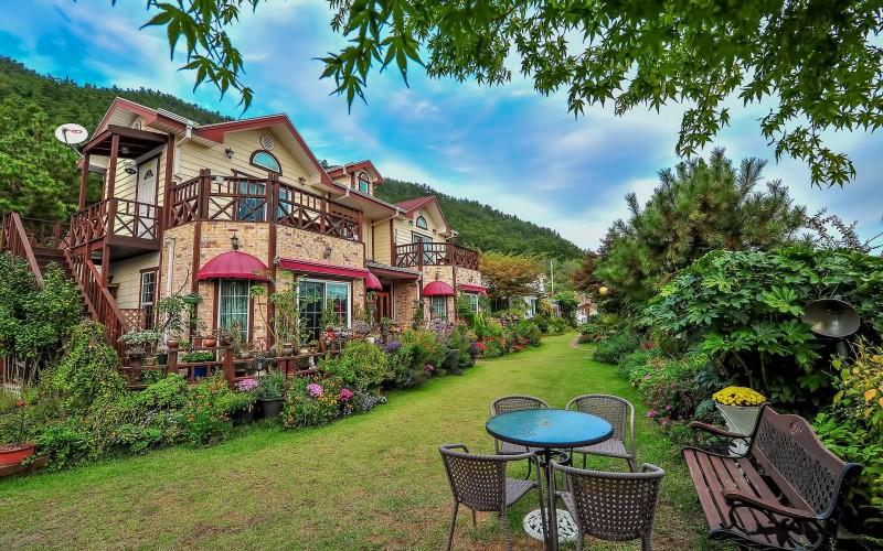 Yeosu Gasari Kkotnimine Pension