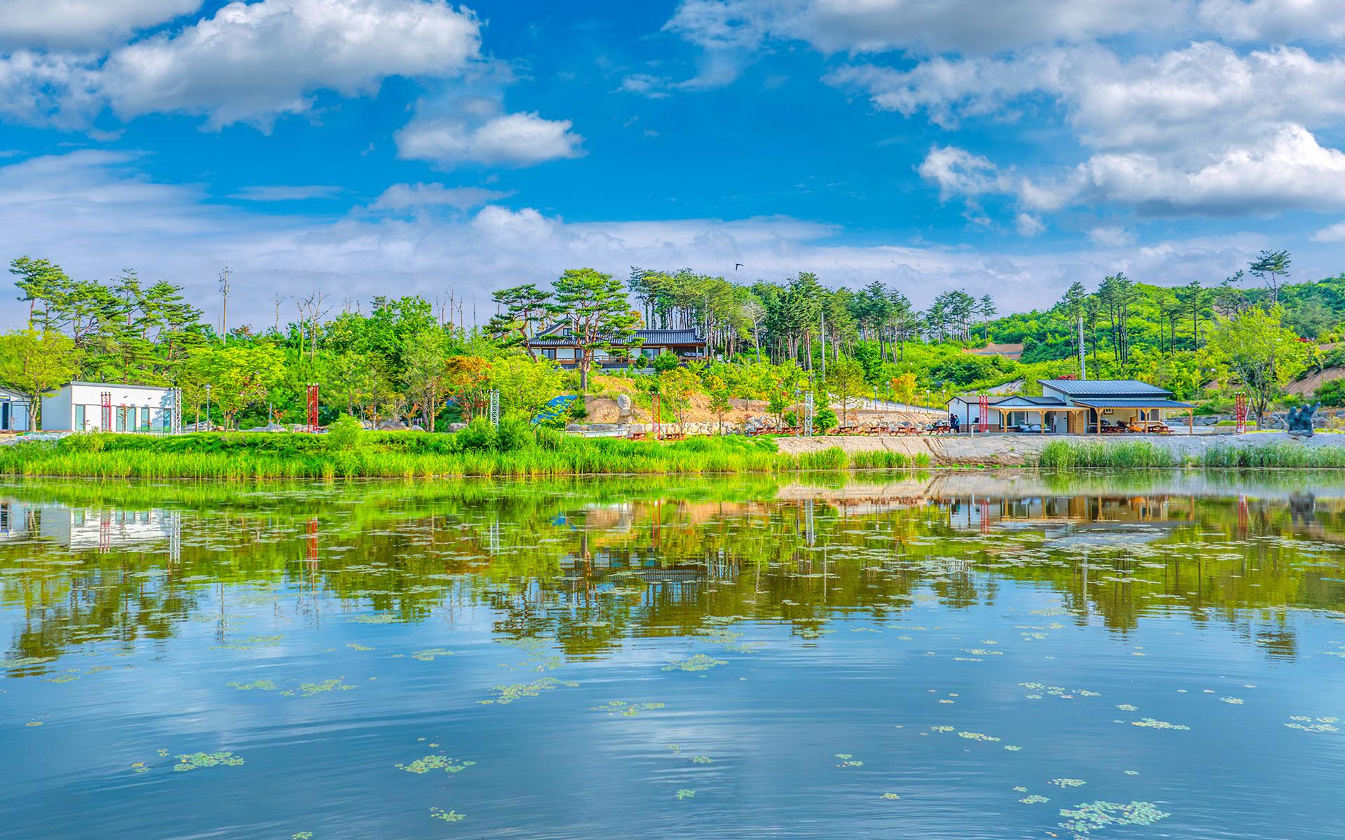 Goseong Bongpo Lake Pension