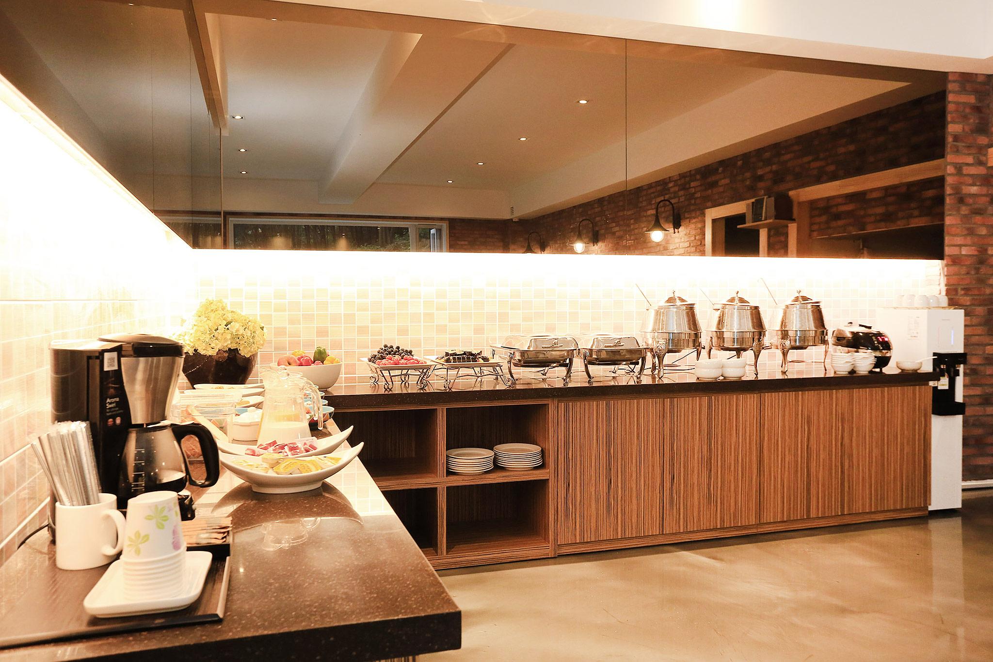 Pocheon Hill House-8