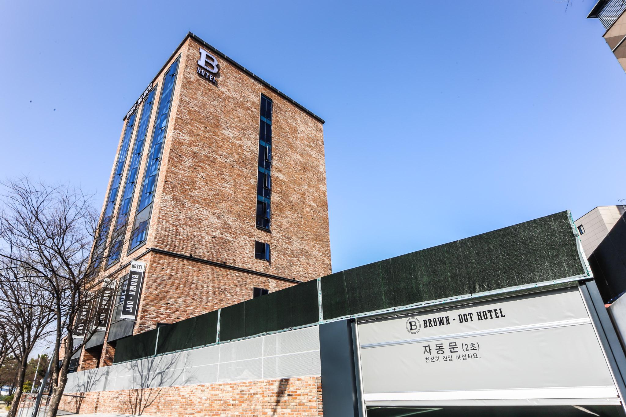 Busan Gangseo Sinho Brown Dot-17