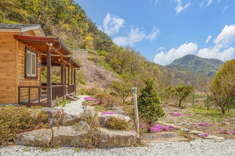 Jecheon Cheongpung Private Residence
