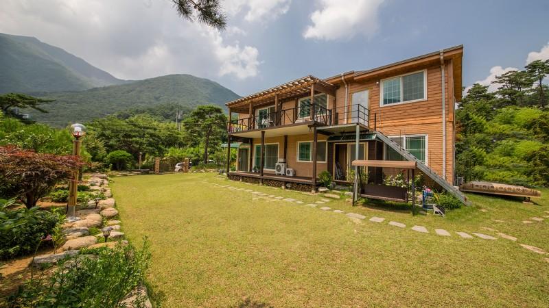 Sancheong Jirisan Hwangto Hue Pension