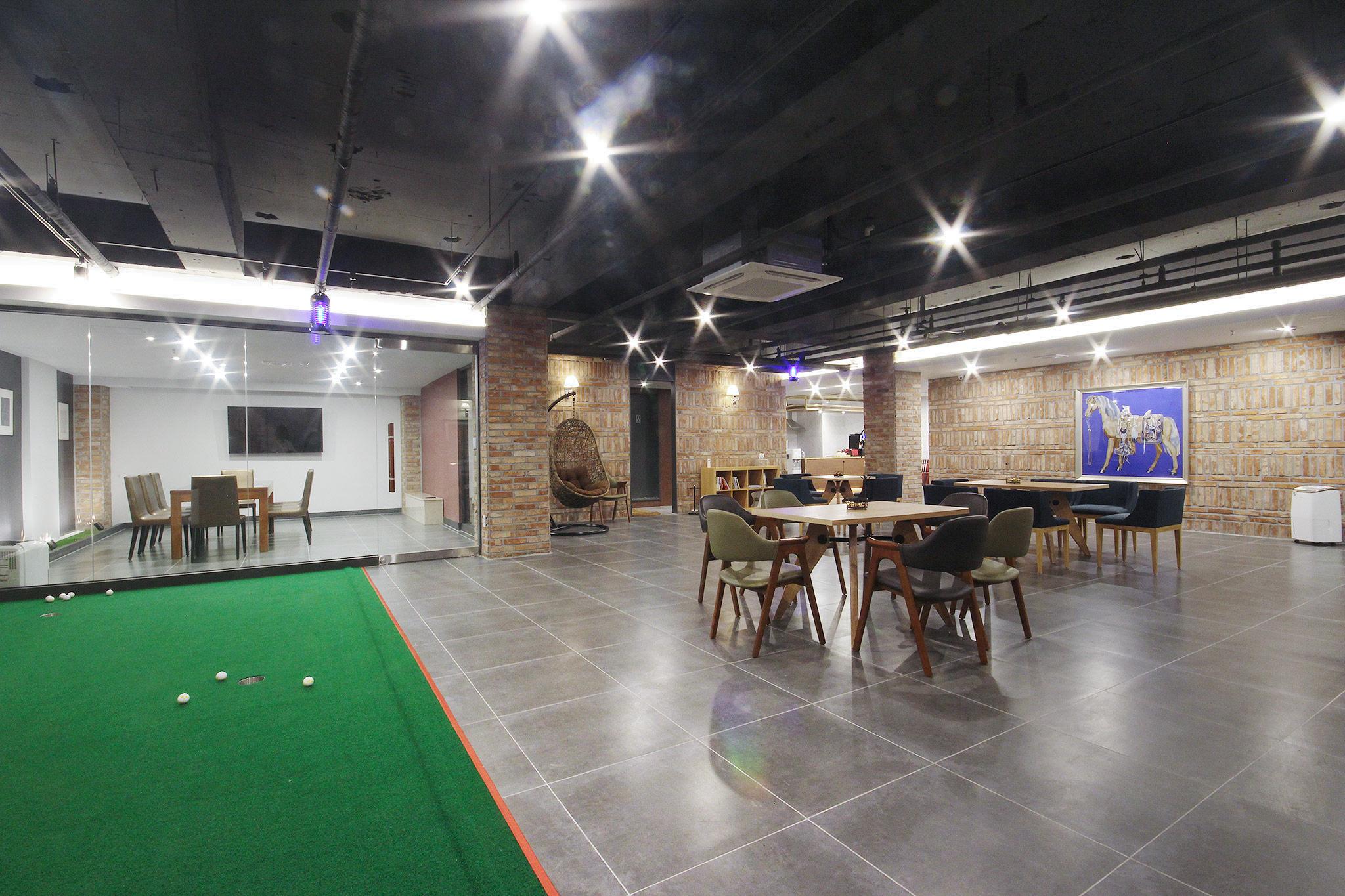 Busan Seomyeon Brown Dot 1-24