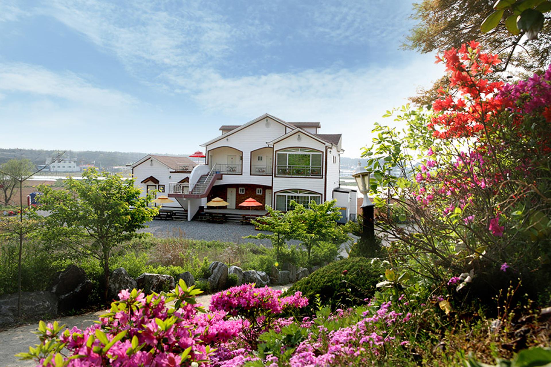 Taean Anmyeondo Bali Pension