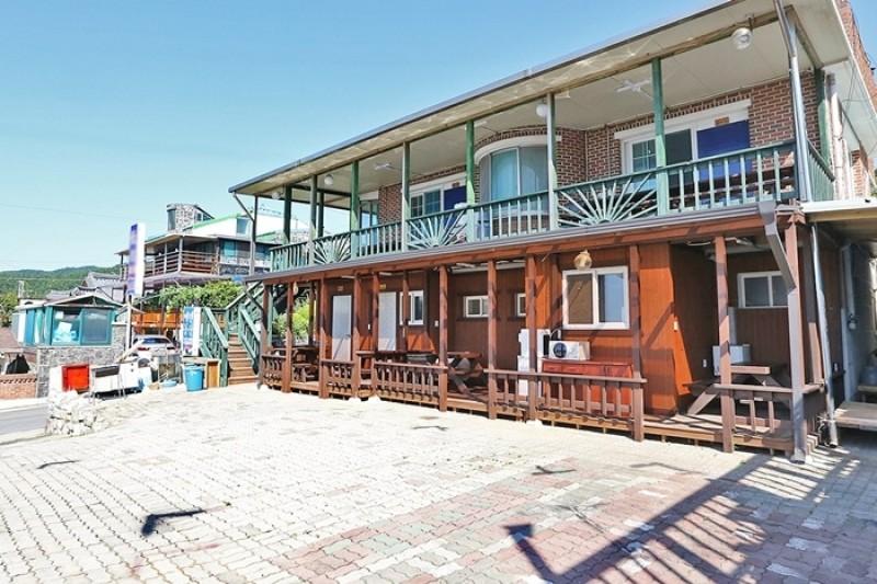 Taean Mallipoeden Dongsan Pension