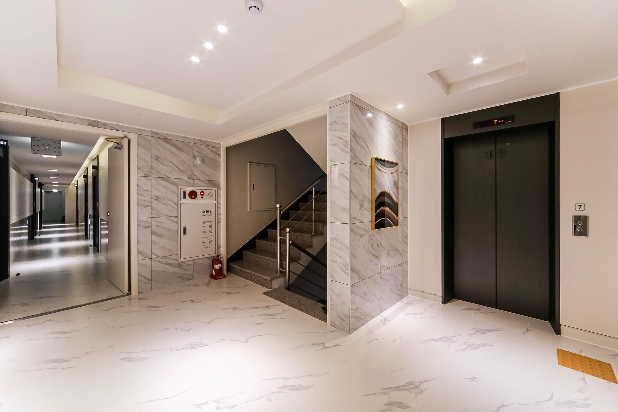 Busan Seomyeon French Code-9