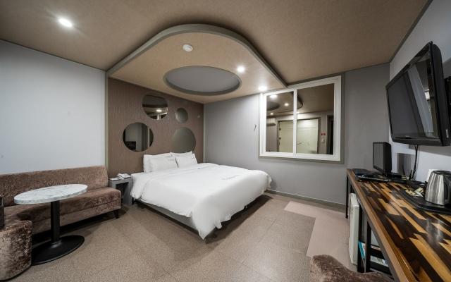 Yangsan Bukbudong Show Hotel