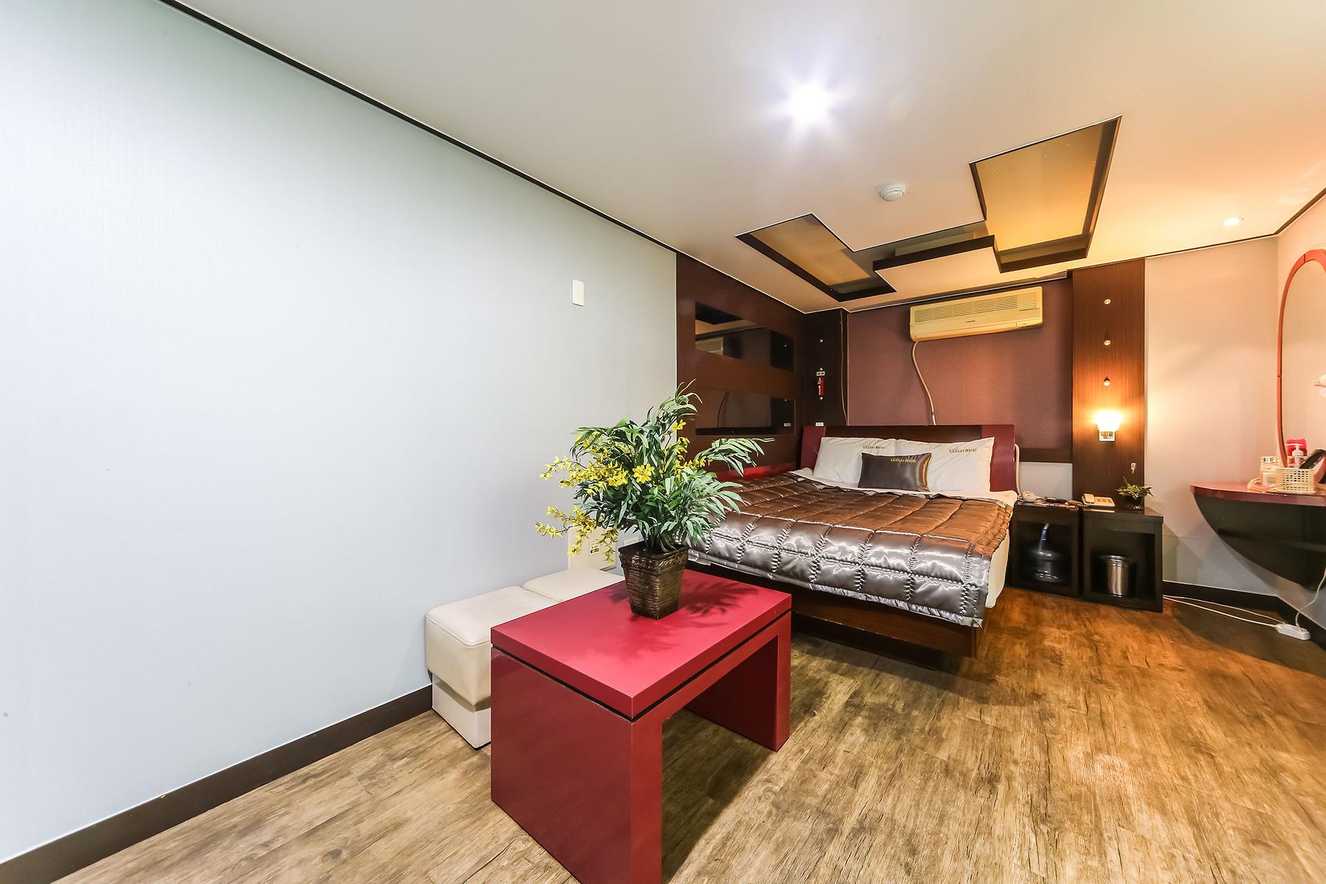 Busan Nampodong Cannes
