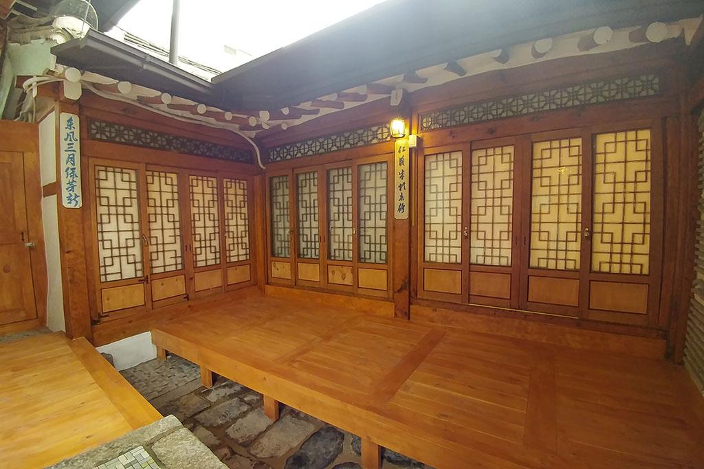 Bukchon Sohyeondang Hanok Stay-40