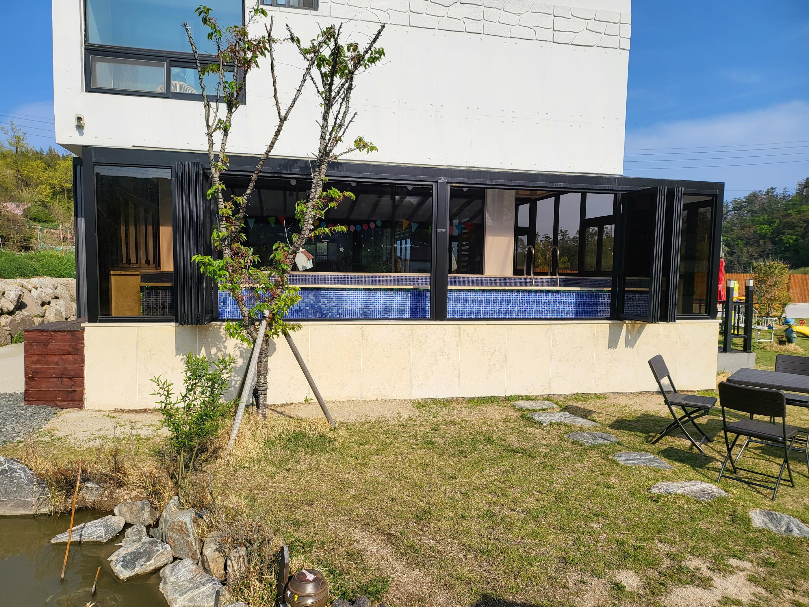 The Hue Kids Pool Vila-43