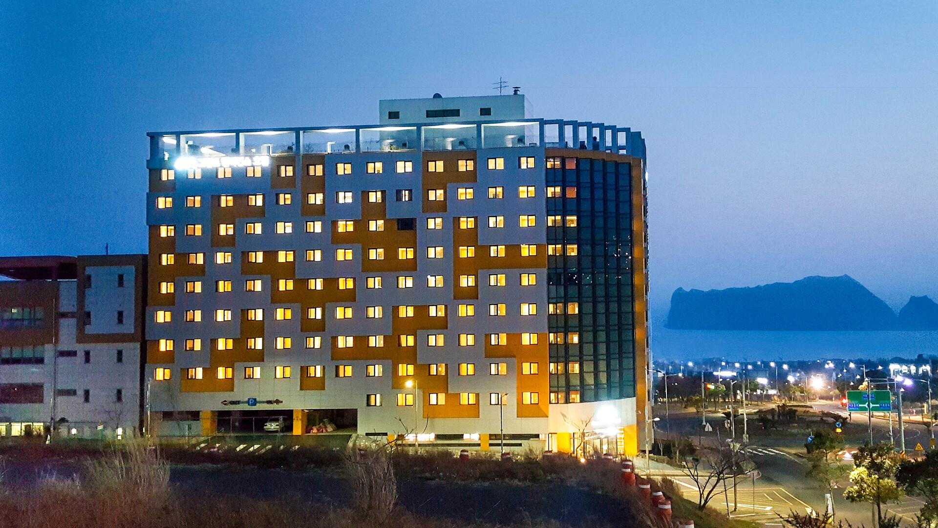 Grand Millions Hotel