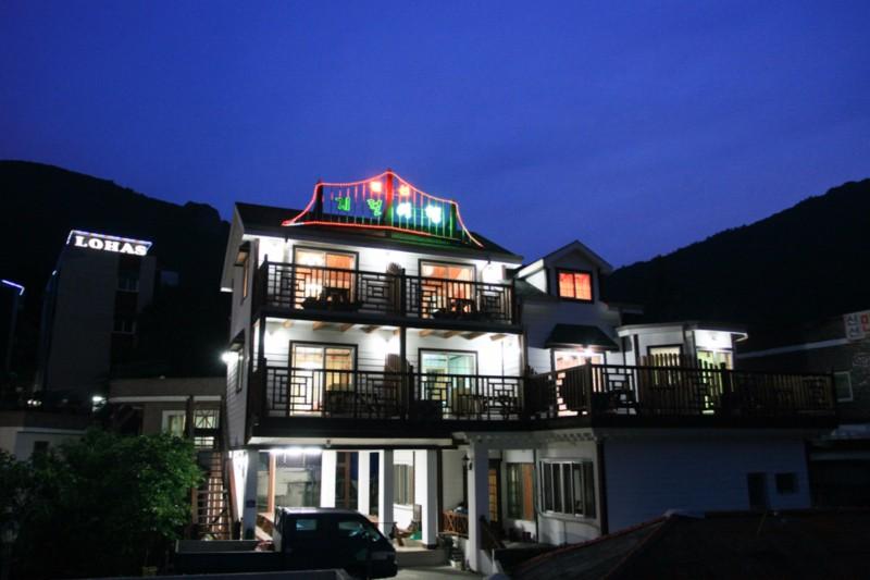 Geojedo Gyejeoryeohaeng Pension