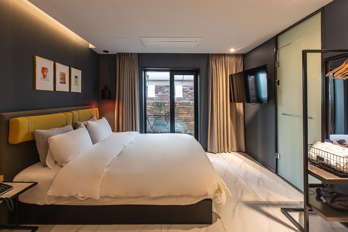 Busan Seomyeon Brown Dot 1-5