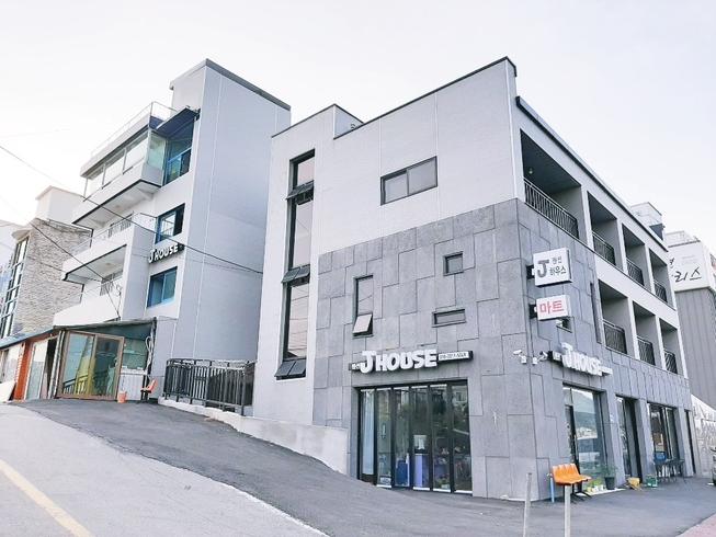 Hwaseong (Jebudo) J House Pension