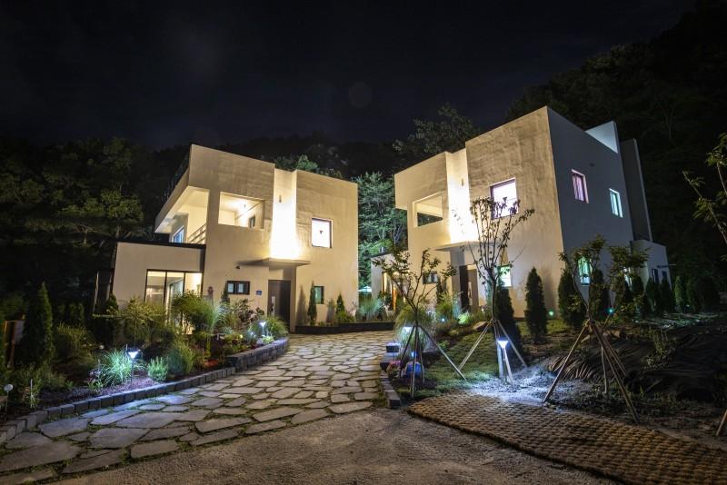 Ulsan Space 11 Pool Villa